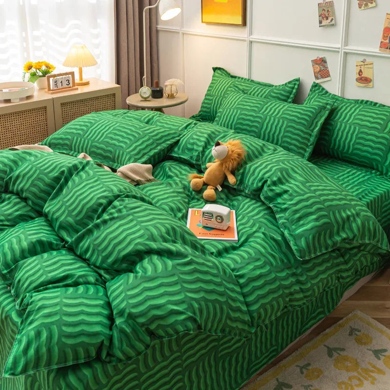 Strawberry Soft Bedding Set - Queen/King - The Charming Comfort